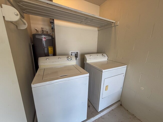 Building Photo - 4719 Silver Cir