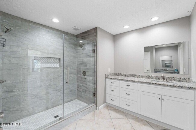 Building Photo - 1041 Plantation Dr