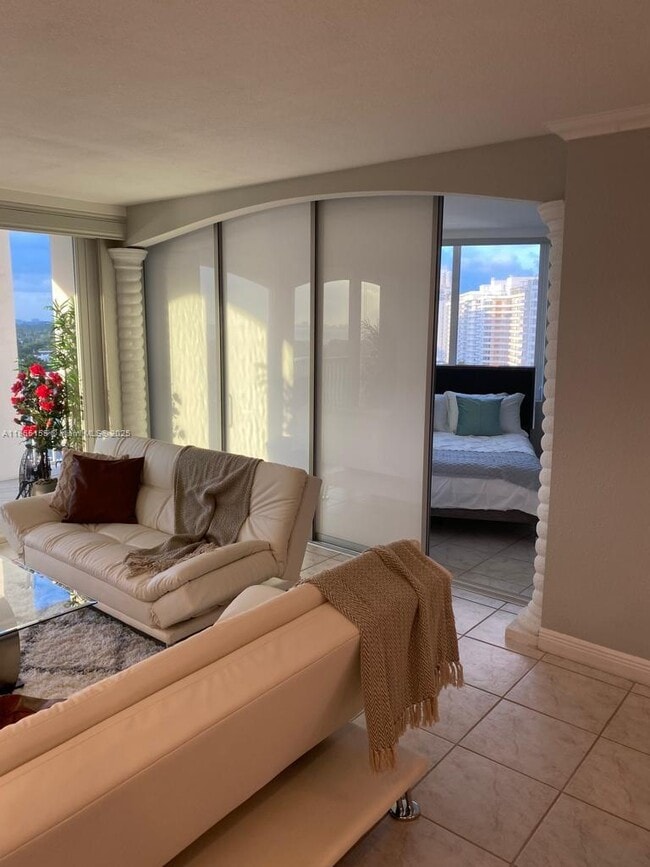 Building Photo - 5401 Collins Ave