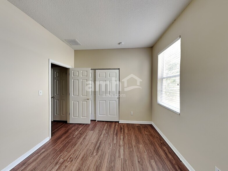 Building Photo - 517 Vicks Landing Dr