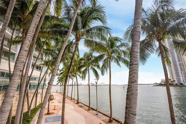 Building Photo - 335 S Biscayne Blvd