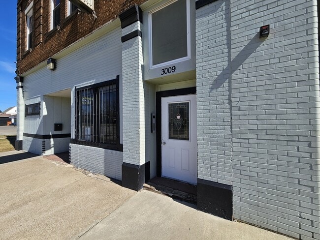 Building Photo - 3009 Pearl Ave