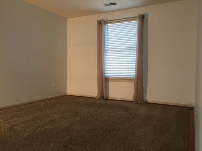 Building Photo - 10714 Kings Riding Way