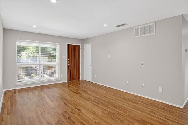 Building Photo - 4616 W Lovers Ln