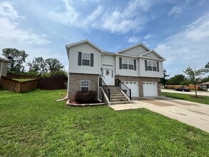 Building Photo - Beautiful Home in the Brush Creek Subdivision