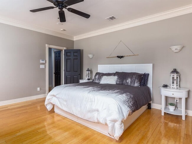 Building Photo - 1900 Red Rock Dr