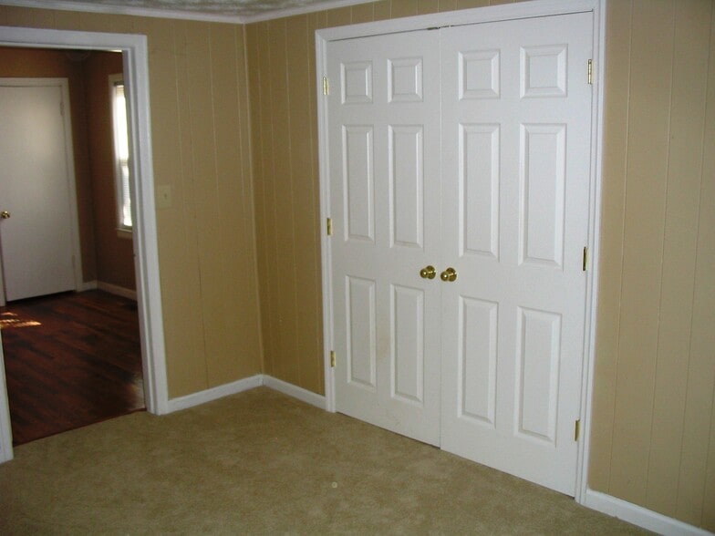 Building Photo - 576 Emery Ct