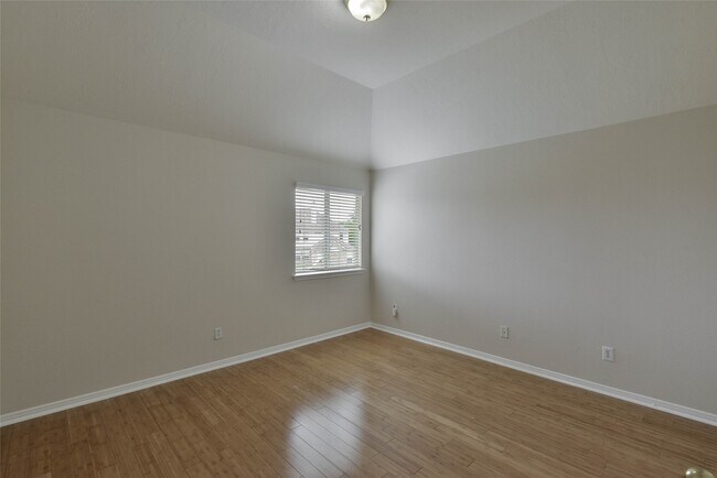 Building Photo - 15707 Sandisfield Ln