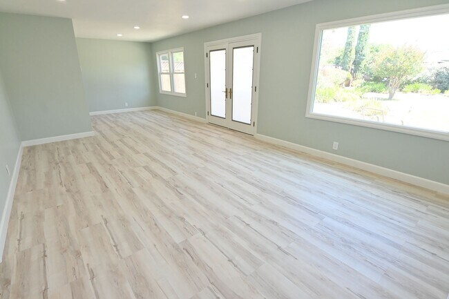 Building Photo - 116 Pleasant Ridge Ave