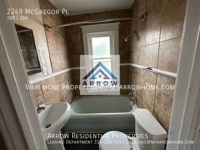 Building Photo - 2249 Mcgregor Pl