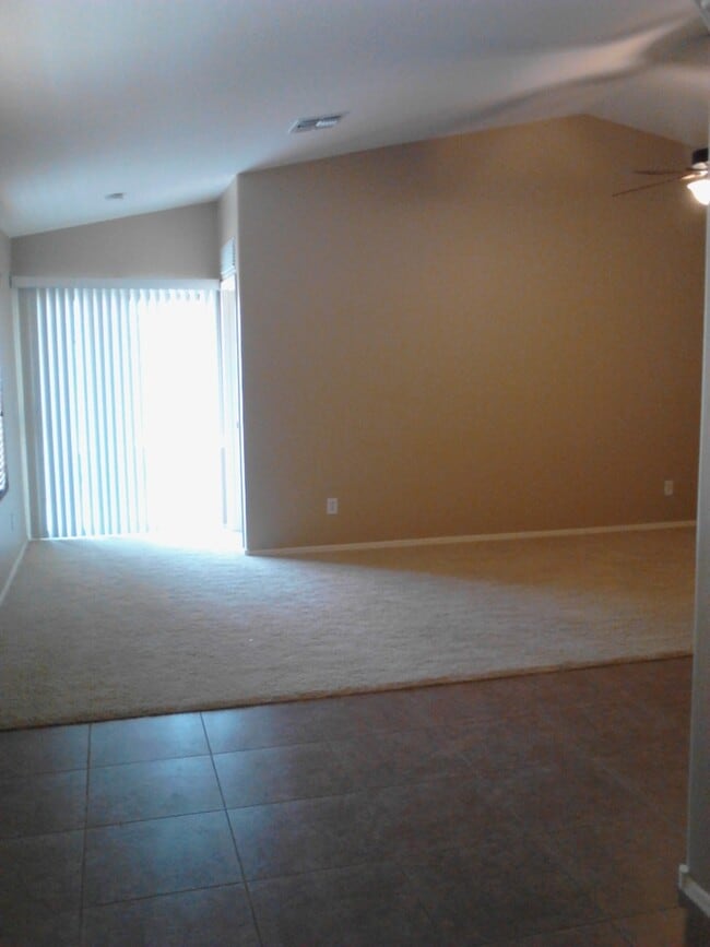 Building Photo - AVAILABLE NOW!!!