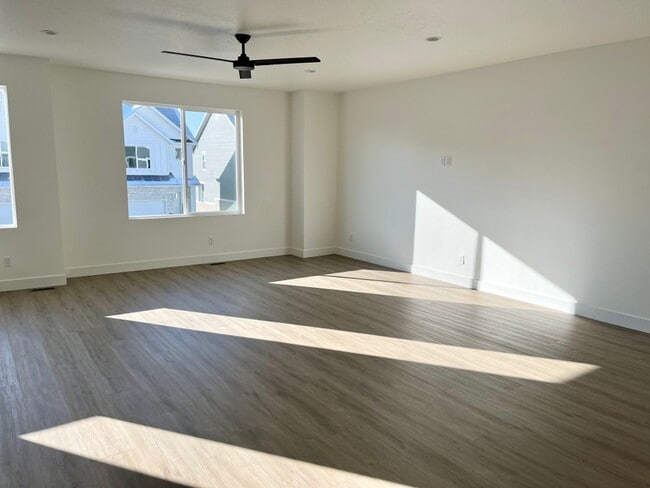 Building Photo - 970 Shadow Brk Ln