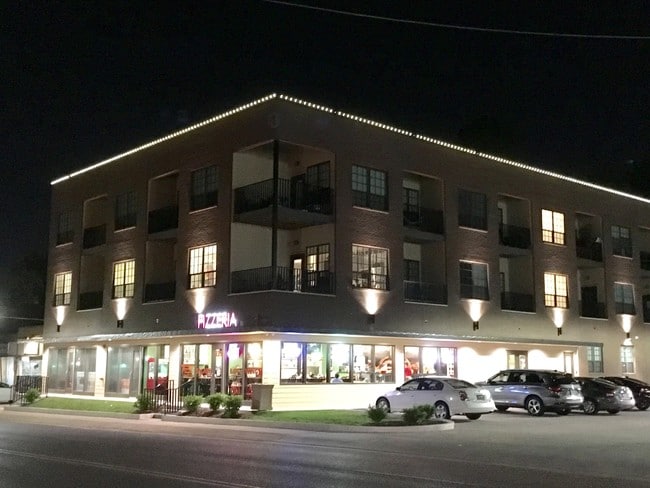 Primary Photo - 235 S Florissant Rd
