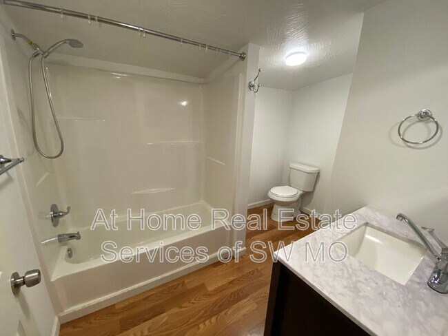 Building Photo - 617 S Fort Ave