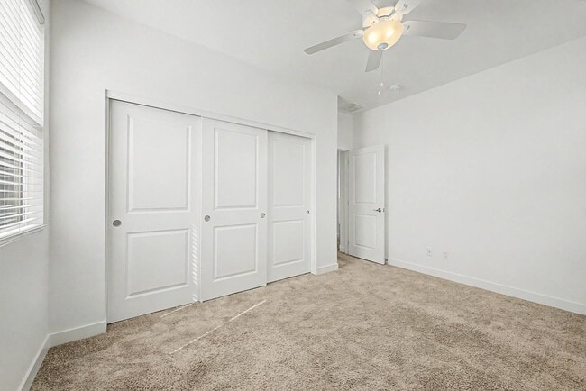 Building Photo - 5512 S Dillon Cir