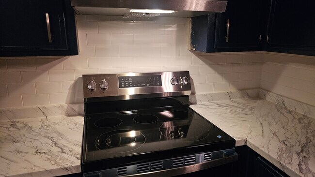 Building Photo - 2620 Moody Ave