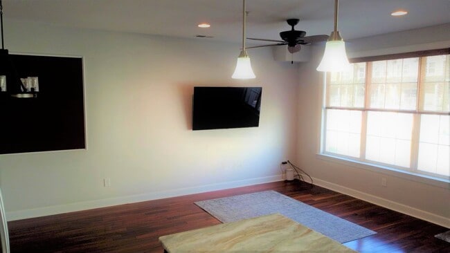 Building Photo - 164 Justin Dr