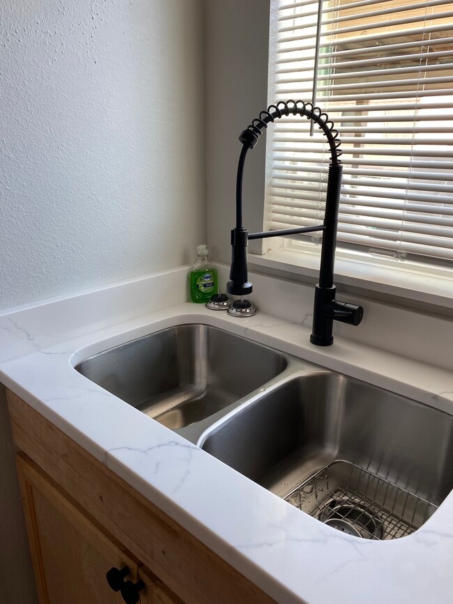 Building Photo - 10318 15th Ave Ct E