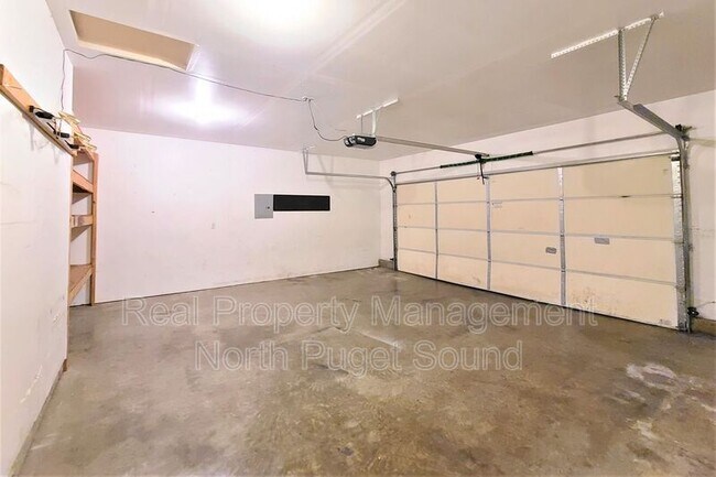 Building Photo - 5953 Grove St