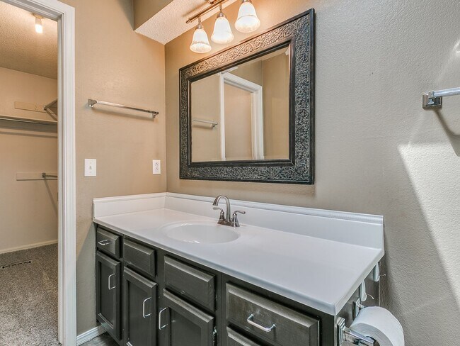 Building Photo - Fair Hill Duplex