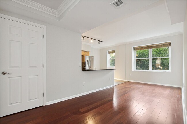 Building Photo - Move In Special! Logan Circle/ Dupont! Available Now! High End // 2 Bedroom / 2 Bathroom Condo