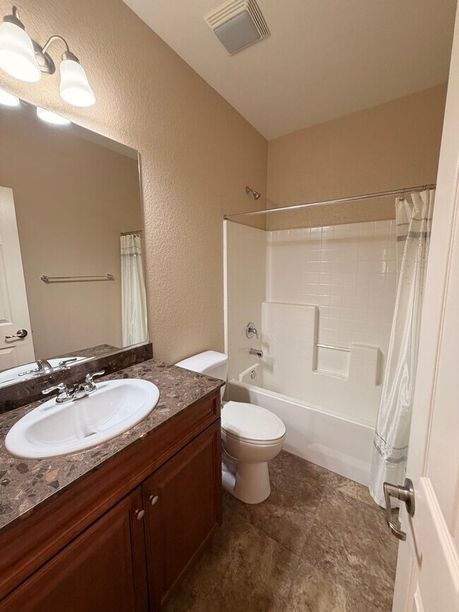 Building Photo - 10787 Grayslake Dr