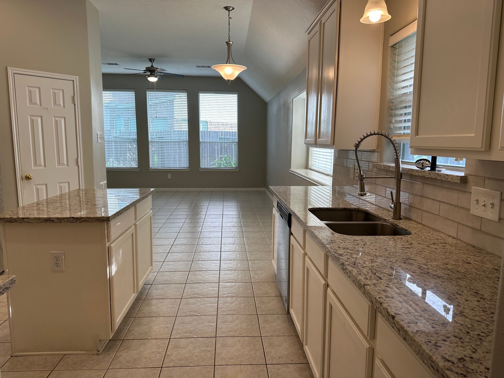 Building Photo - 18818 Harbor Key Cir