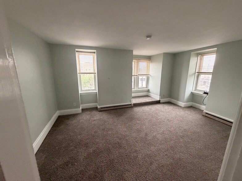Front room/ Living Area View 2 - 117 Reily St