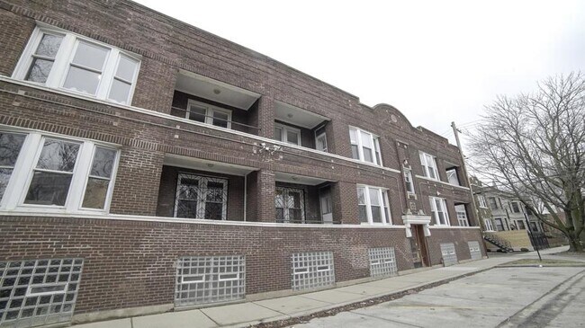 Building Photo - 3907 W Belden Ave