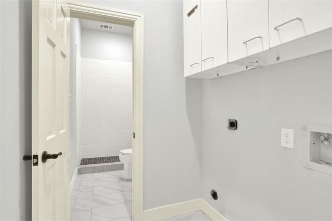 Building Photo - 410 Bolden St