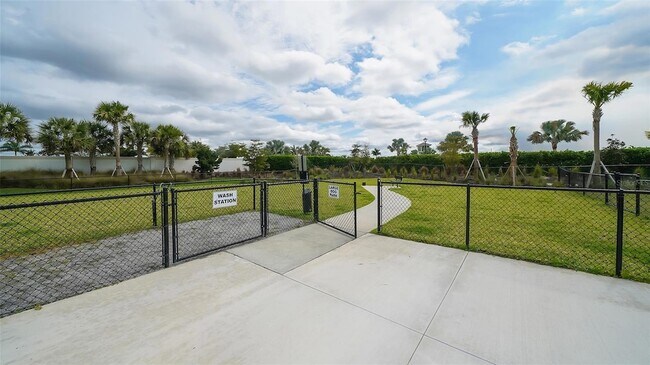 Building Photo - 12728 Lateral Root Dr