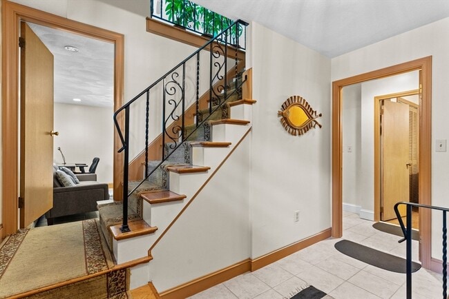 Building Photo - 27 Ridge Hill Ave