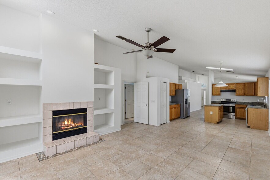 Building Photo - 8026 Waldorf Ct