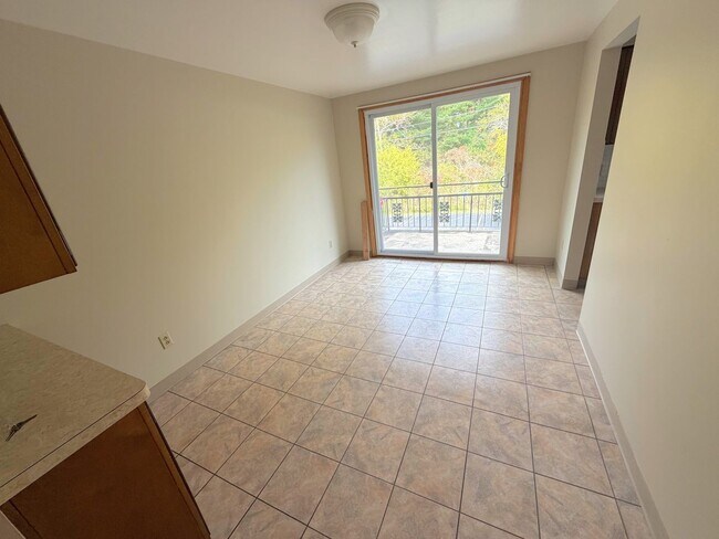 Building Photo - 45 Oakridge Dr