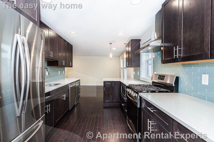 Building Photo - 28 Albion St