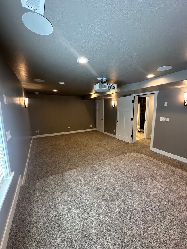 Building Photo - 15417 S Skyraider Ln