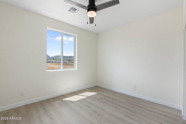 Building Photo - 125 W Latona Rd