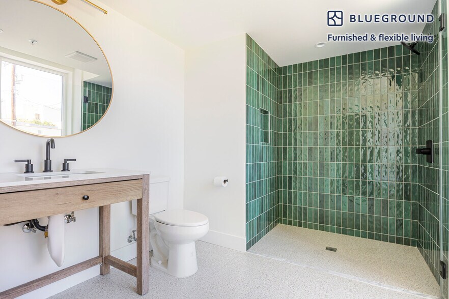 Building Photo - 611 N Virgil Ave