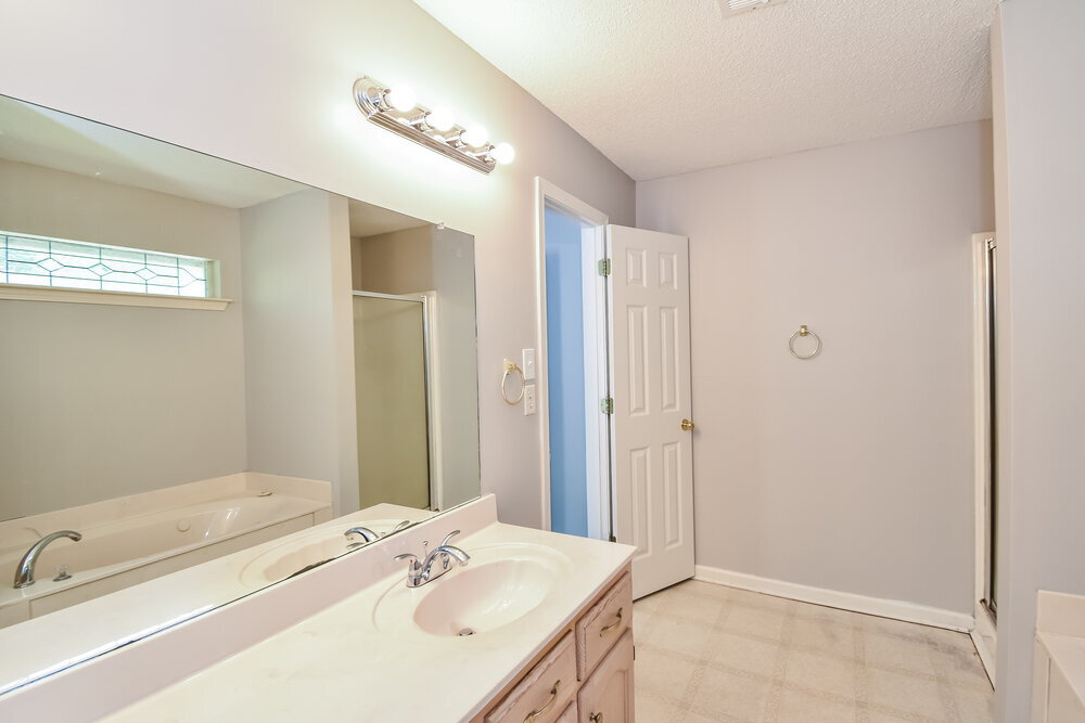 Building Photo - 10746 Pecan View Dr