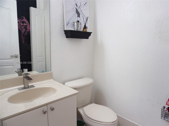 Building Photo - 130 Jacaranda Country Club Dr