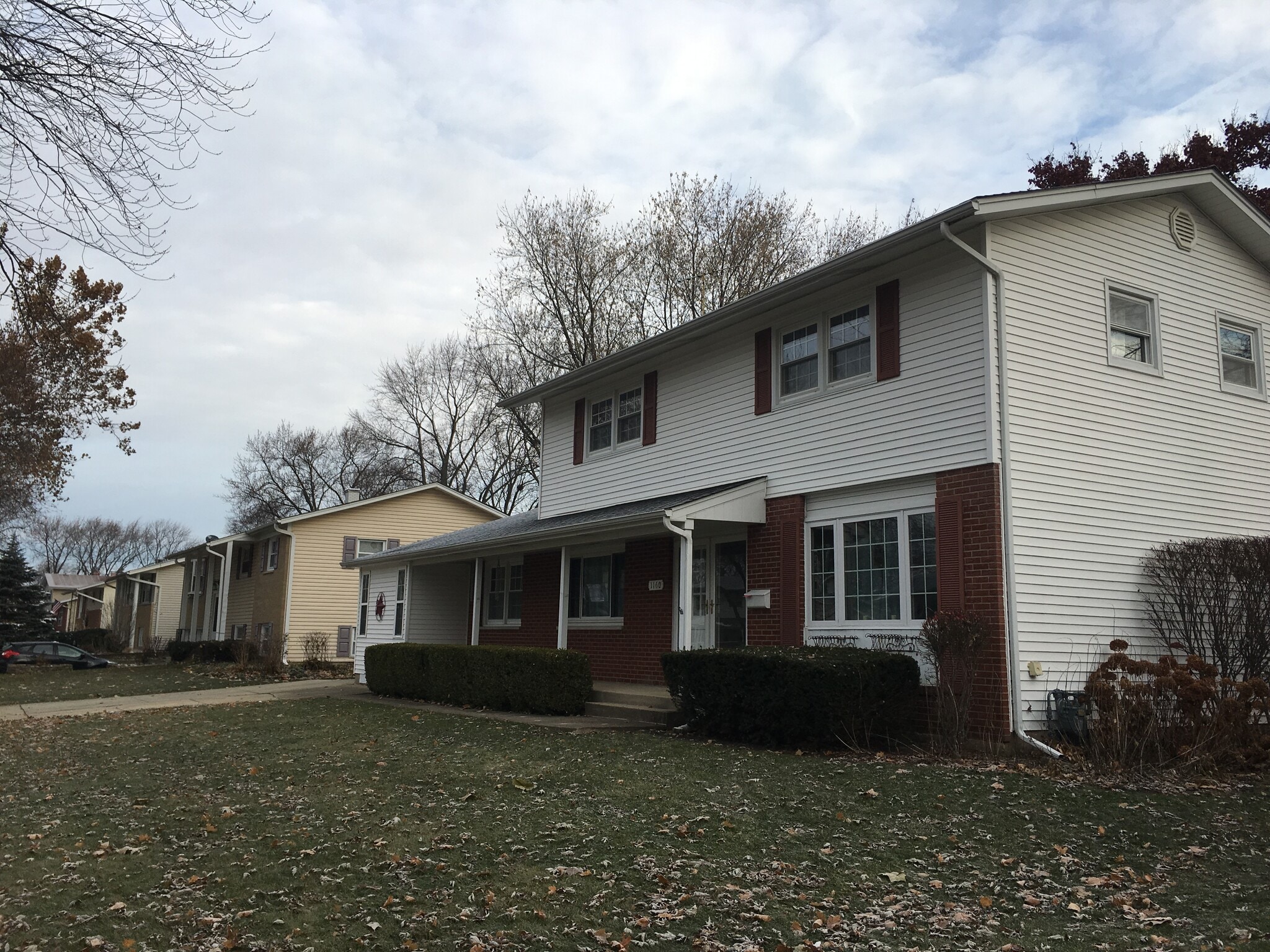 Building Photo - 1160 E Paddock Dr