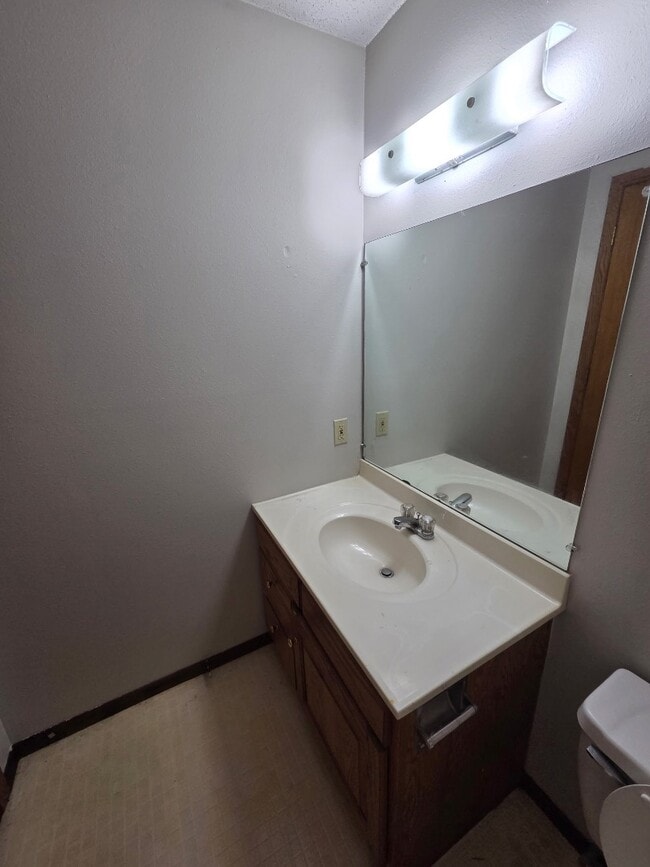 Building Photo - 315 N 1st St