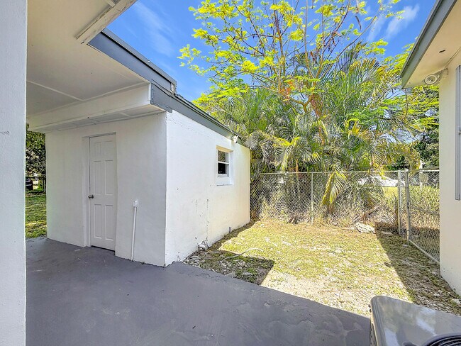 Building Photo - 10235 SW 177th St