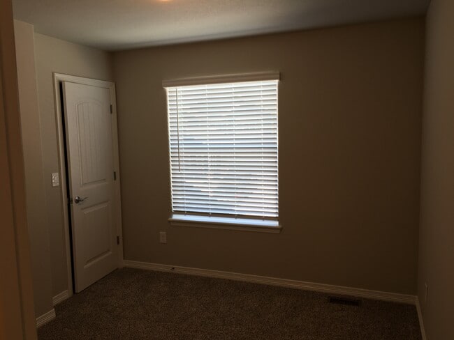 Building Photo - 11125 Rockcastle Dr