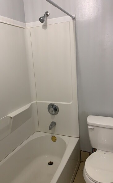 bathroom - 2243 Gilmore St