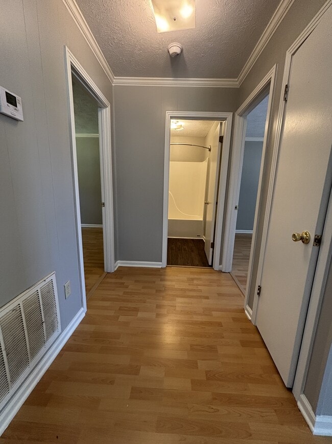 Building Photo - 102 N Bond Ave