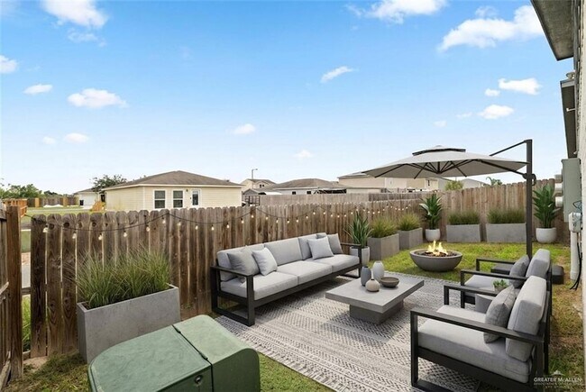 Building Photo - 1511 Playa Dr