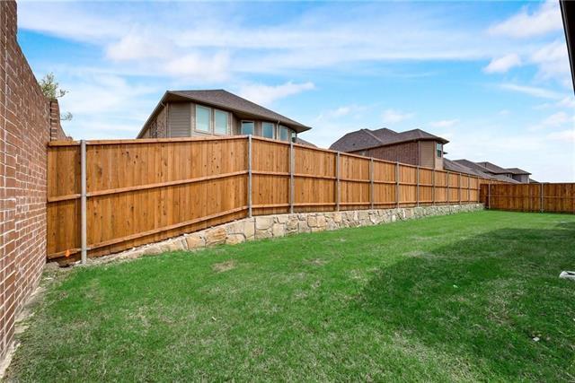 Building Photo - 1601 Primrose Pl