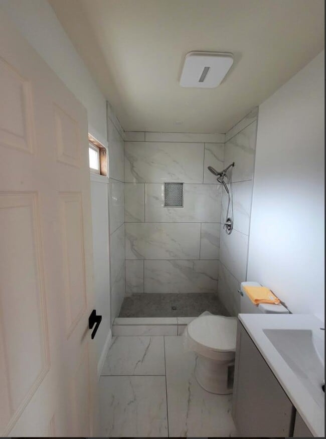 Building Photo - 15515 Harvest Ave