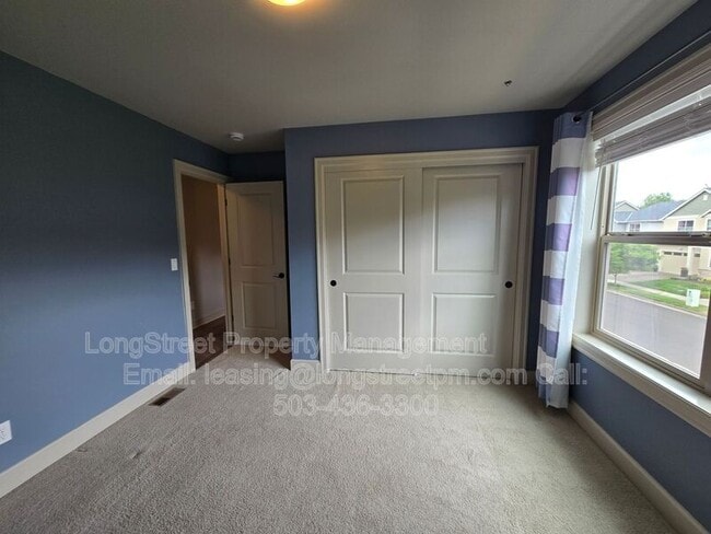 Building Photo - 3338 SE Summerfield Dr